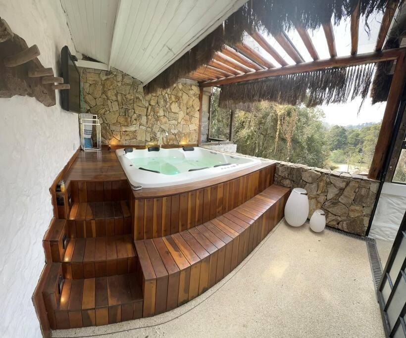 Casa Luxo P 12 Pessoas Ou Premium 4 Pessoas Com Jacuzzi * Campos do Jordão